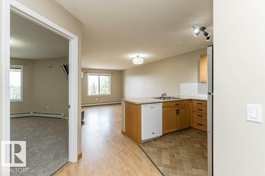 #416 78 MCKENNEY AV