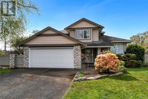 1619 Nelles Pl Saanich BC V8N6L7