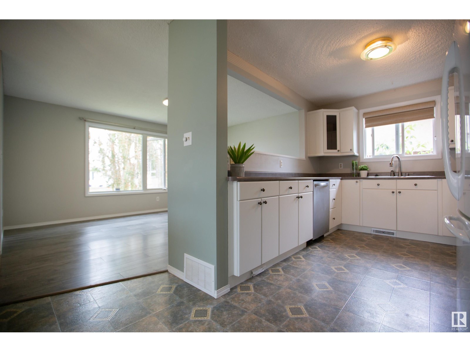 7291 152B AV NW
