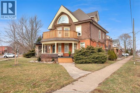 11 Victoria AVENUE Chatham ON N7L2Z7