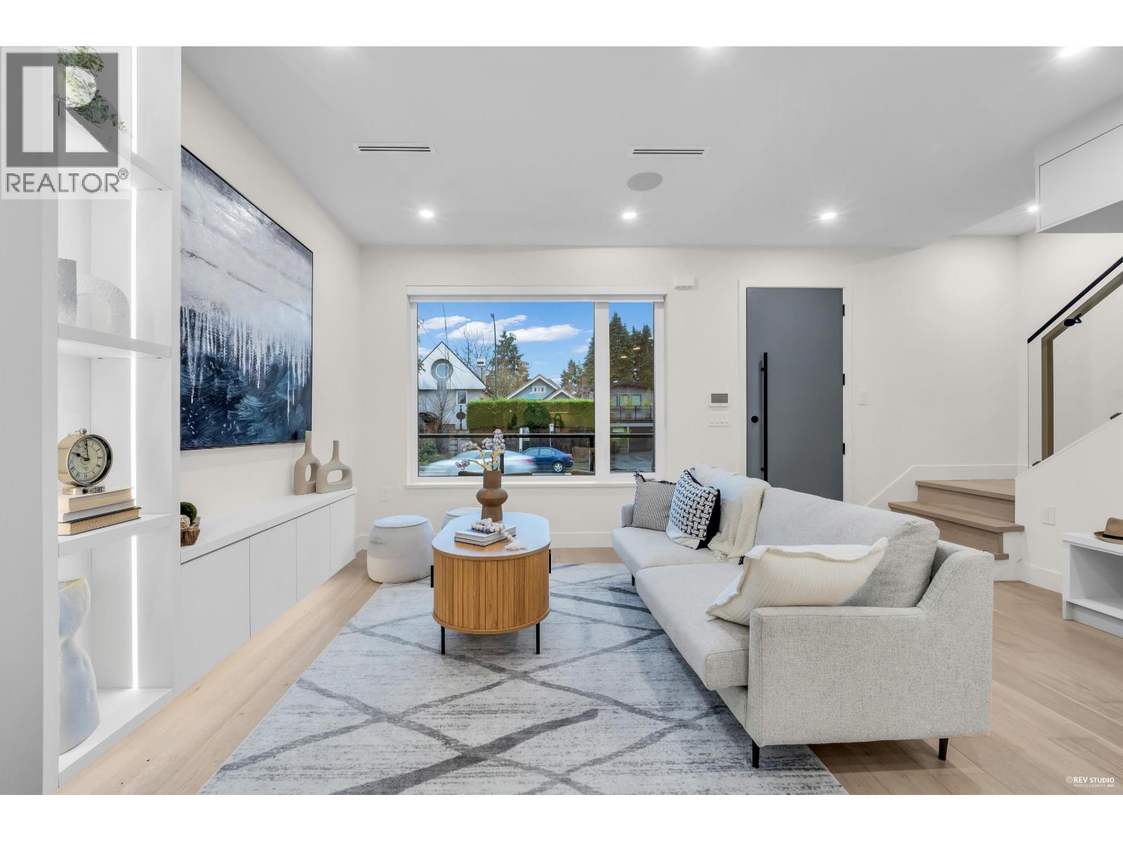 1 65 E KING EDWARD AVENUE