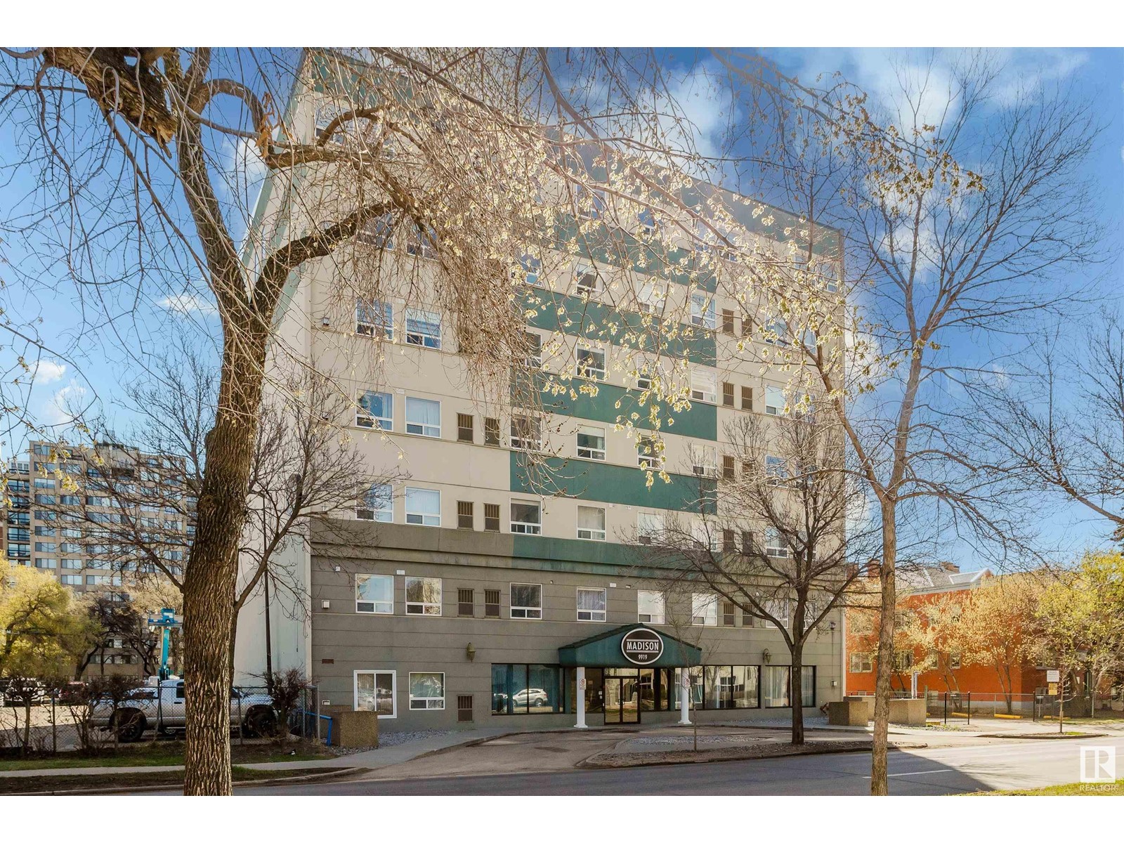 #606 9919 105 ST NW
