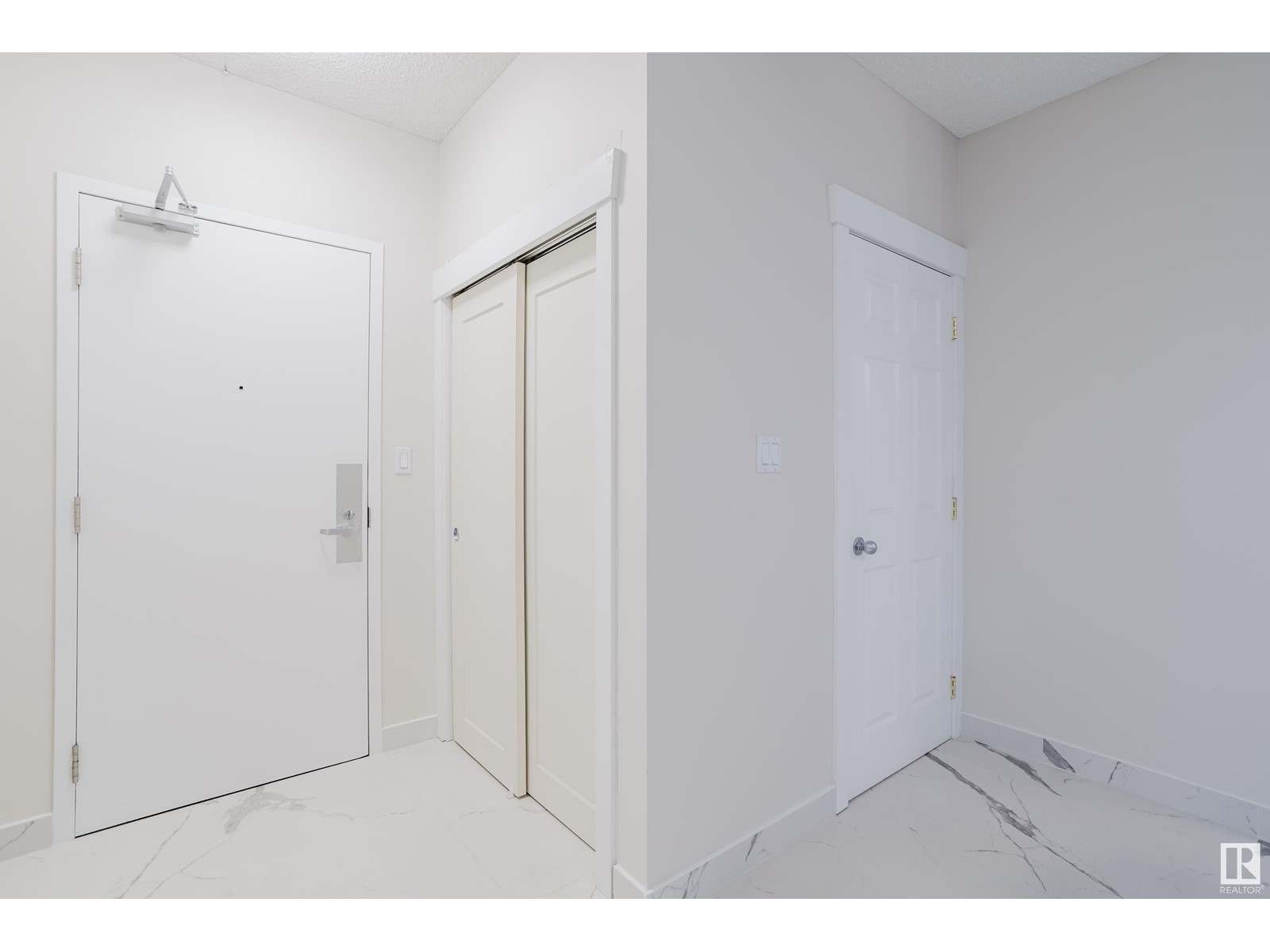 #606 9919 105 ST NW