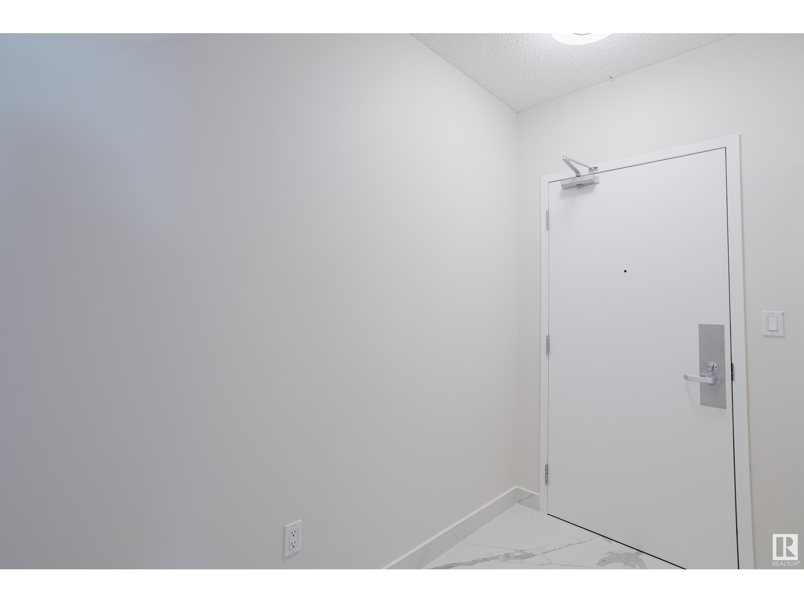 #606 9919 105 ST NW