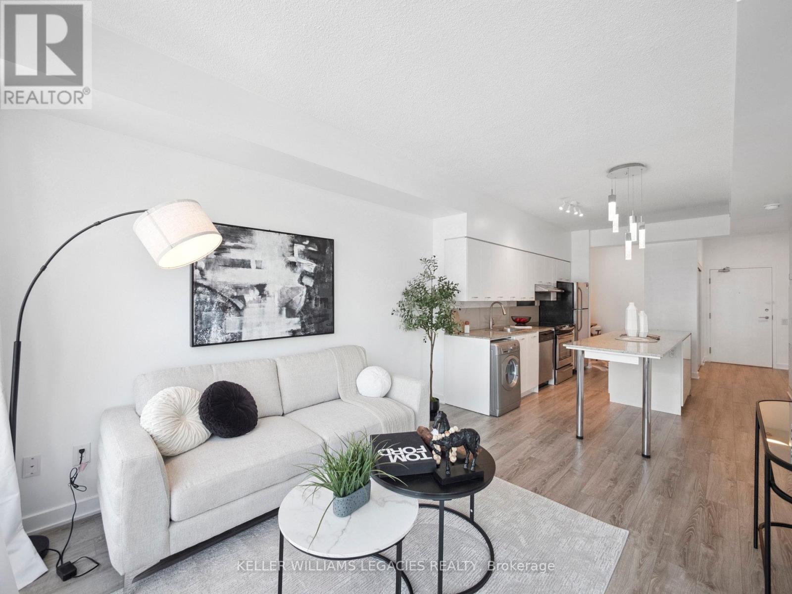 2703 - 29 SINGER COURT