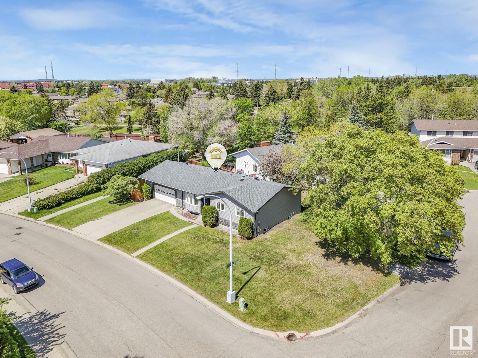 8450 14 AV NW