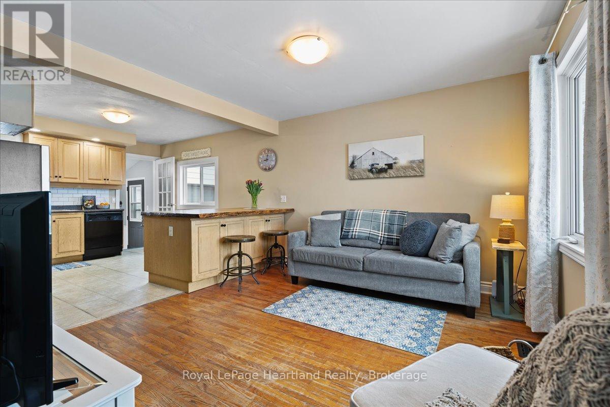 7637 WELLINGTON ROAD 7