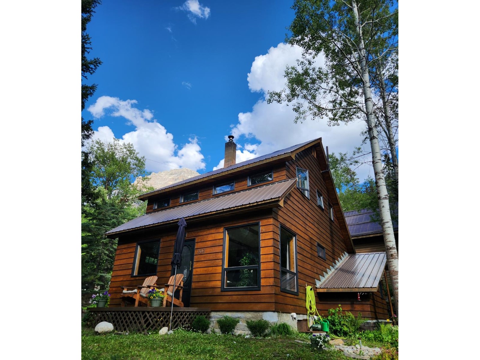 Photo 1 of 12 — 302 2ND AVENUE, Field, BC V0A1G0