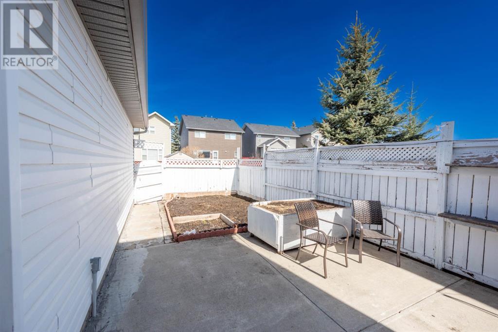 50 Martha's Close NE