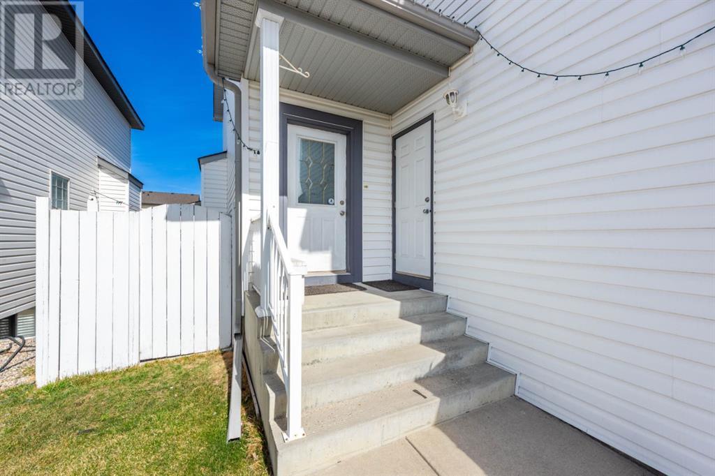 50 Martha's Close NE