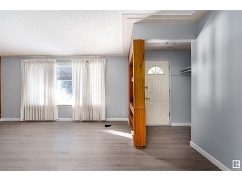 12419 83 ST NW Edmonton AB T5B3A5