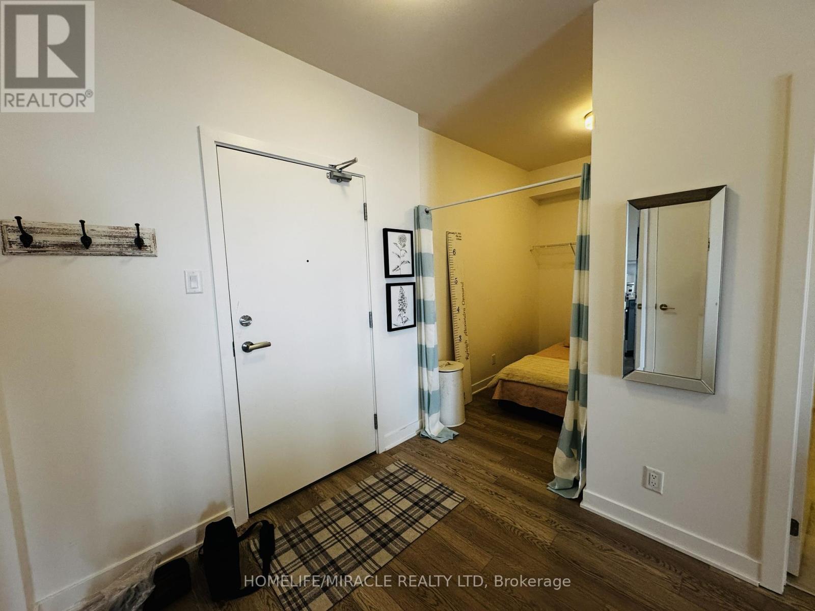 404 - 55 CLARINGTON BOULEVARD