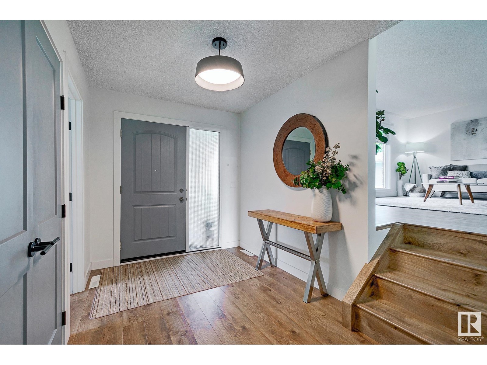 7711 154A ST NW