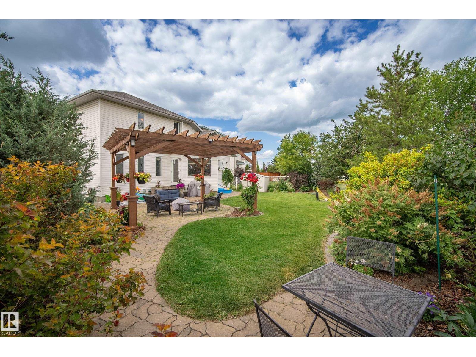 394 Hollick-Kenyon RD NW