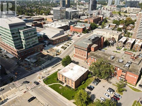96 DUKE Street W Kitchener ON N2H3W8