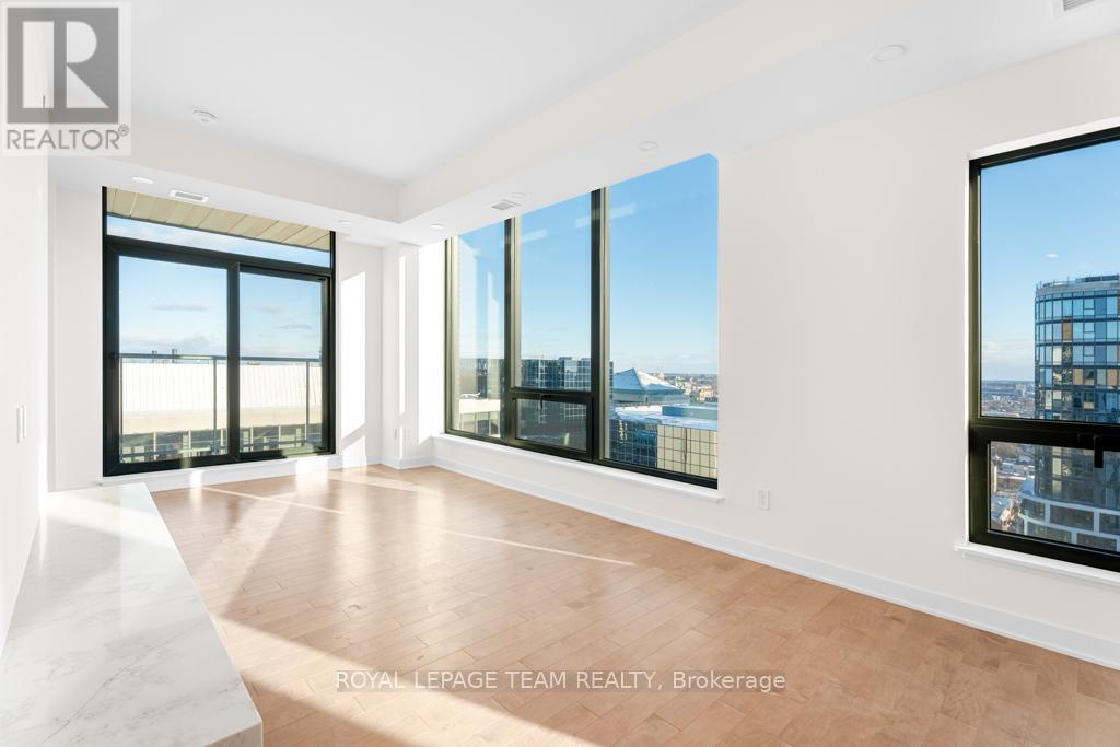 2704 - 340 QUEEN STREET