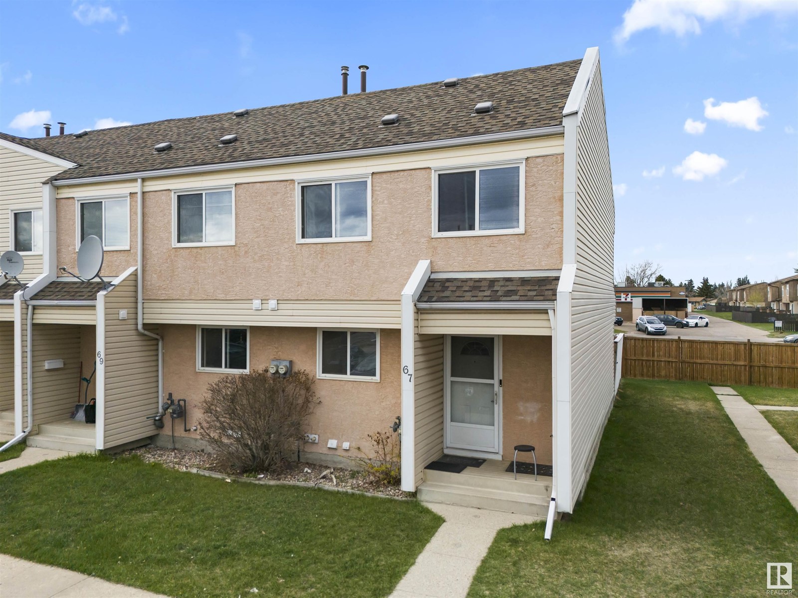 67 16567 100 ST NW