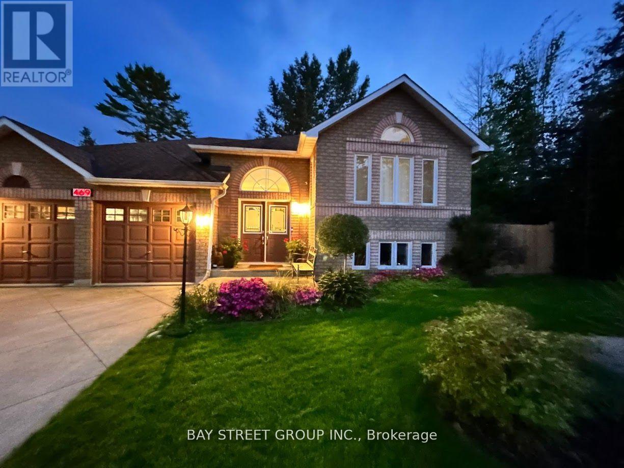 469 RAMBLEWOOD DRIVE
