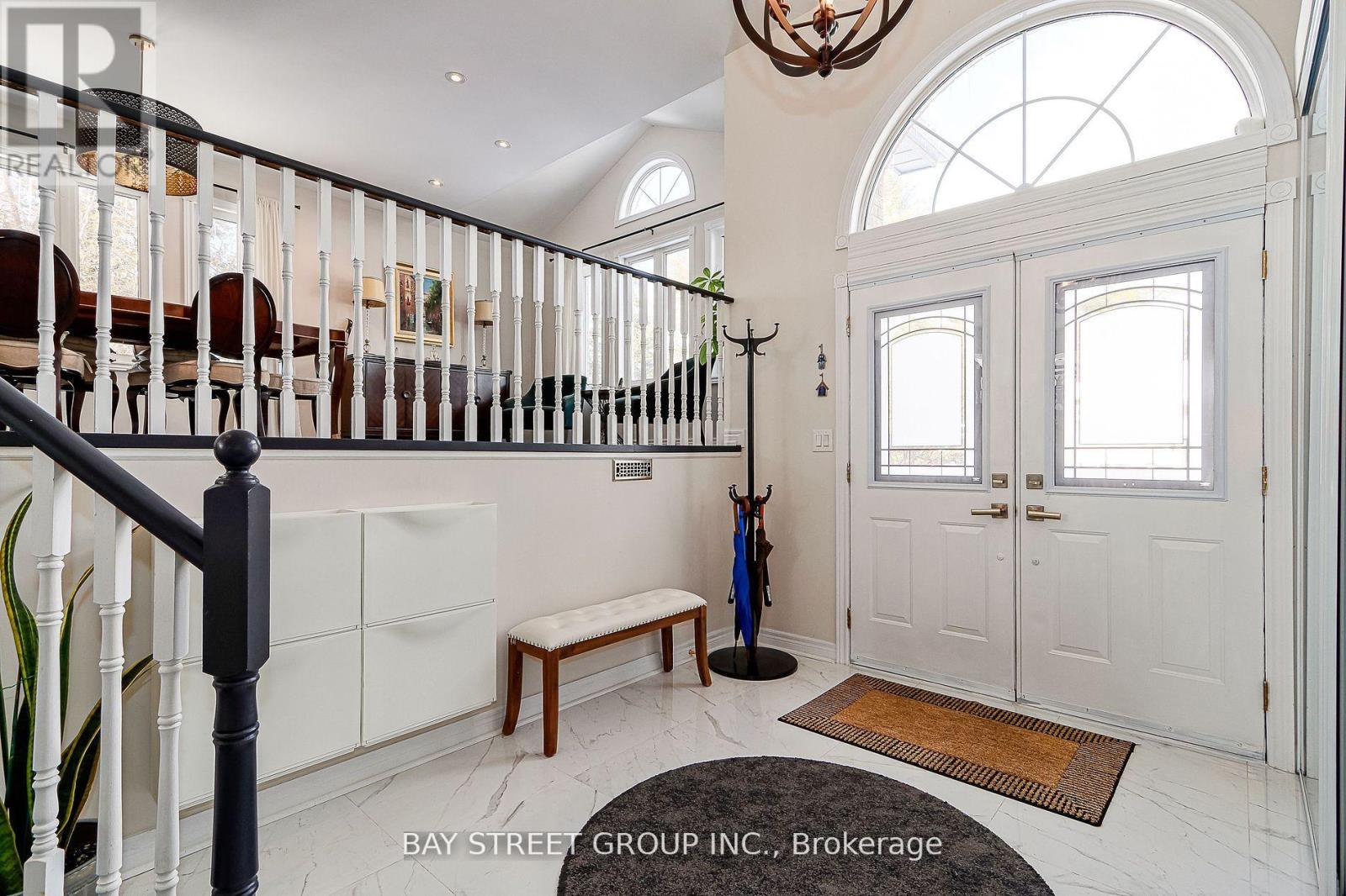 469 RAMBLEWOOD DRIVE