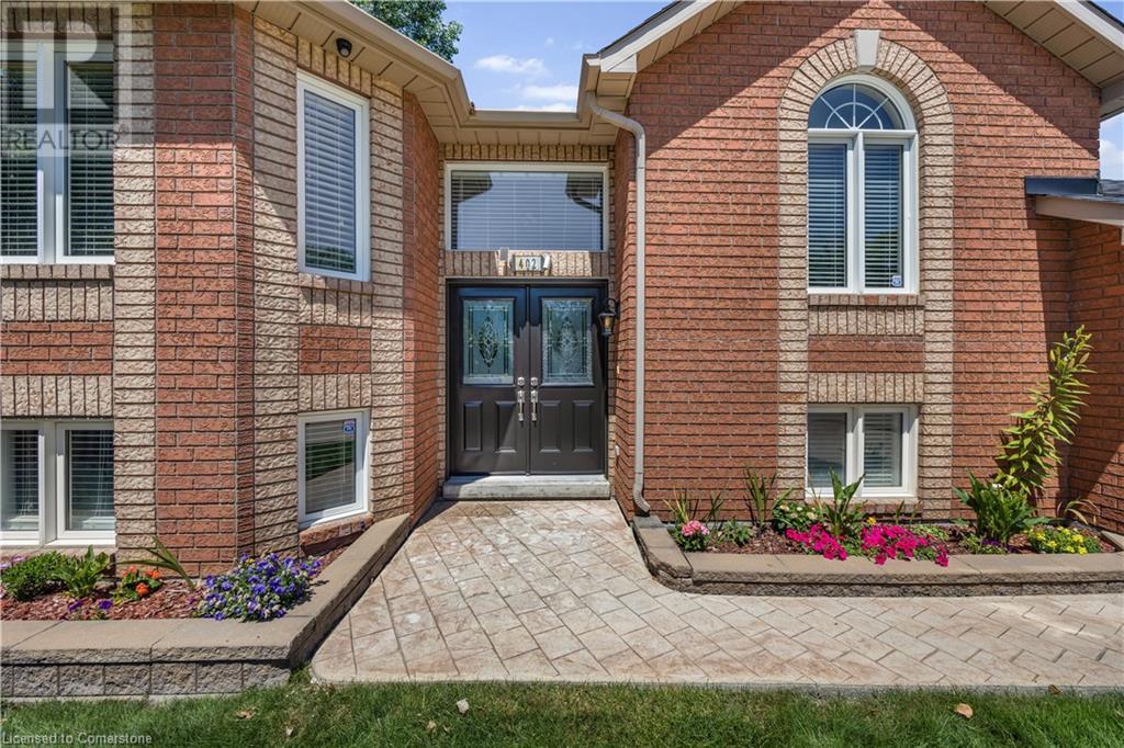 402 RAMBLEWOOD Drive