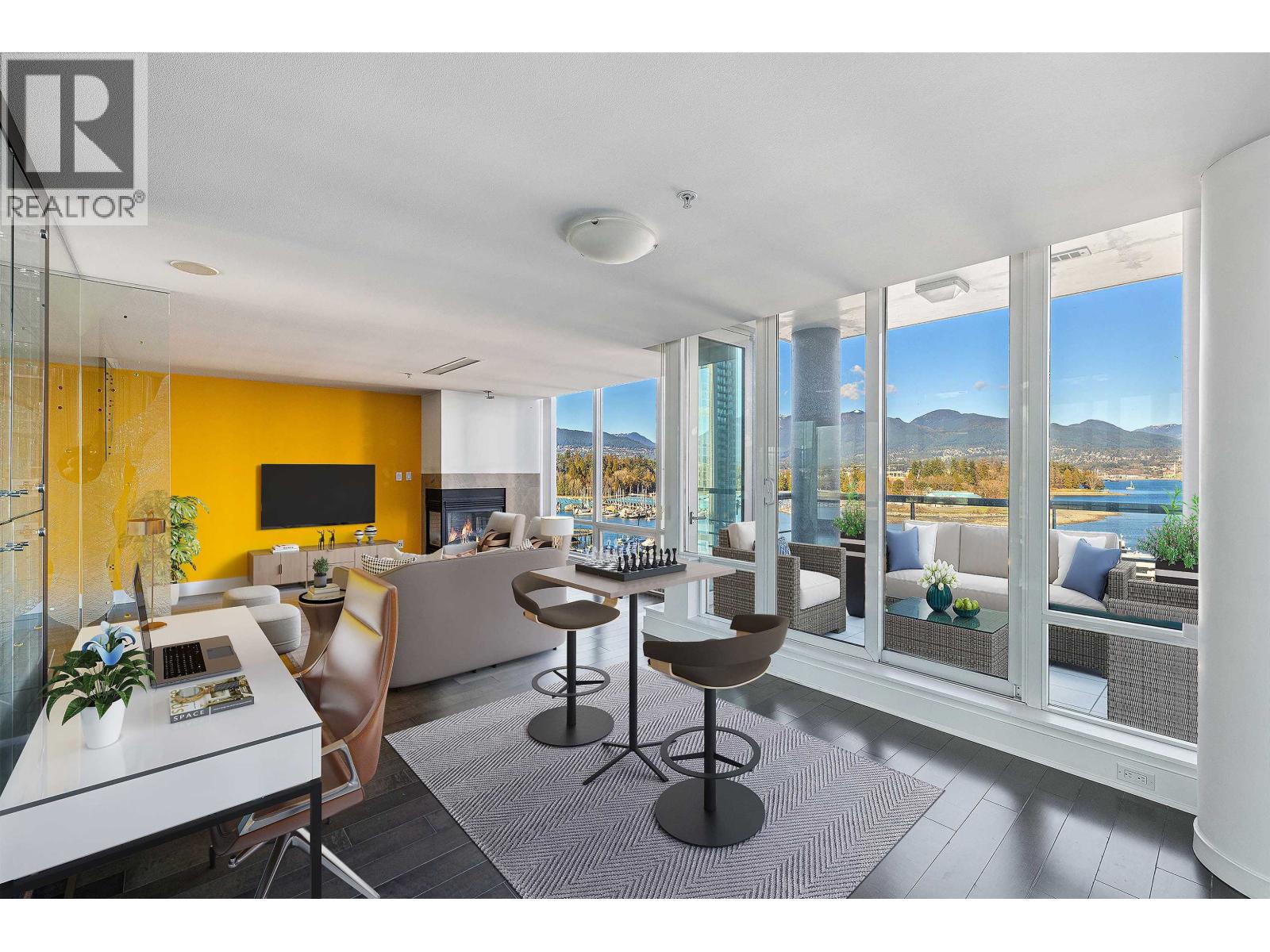 1002 499 BROUGHTON STREET