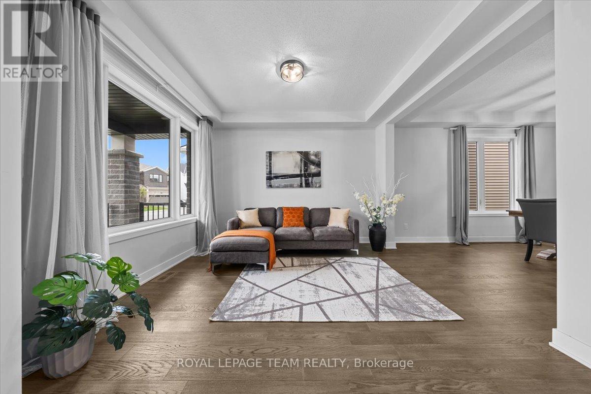 845 PEARLY EVERLASTING CRESCENT
