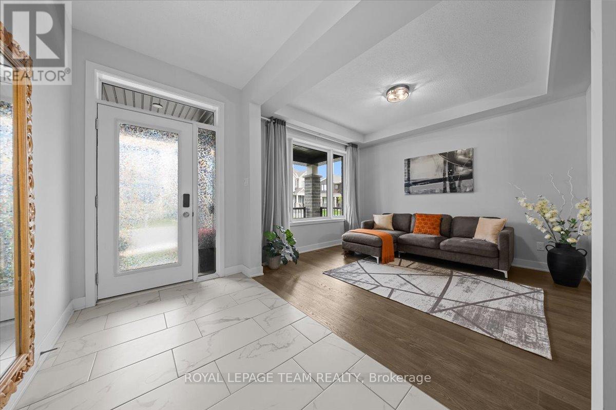 845 PEARLY EVERLASTING CRESCENT