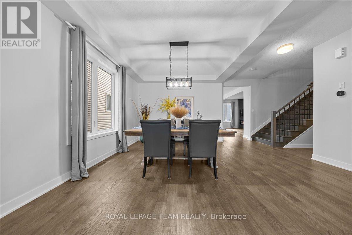 845 PEARLY EVERLASTING CRESCENT