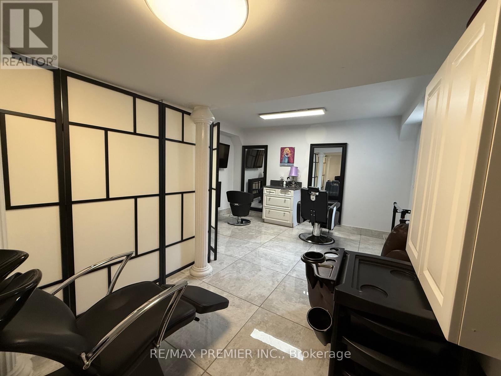 55 DEERPARK CRESCENT