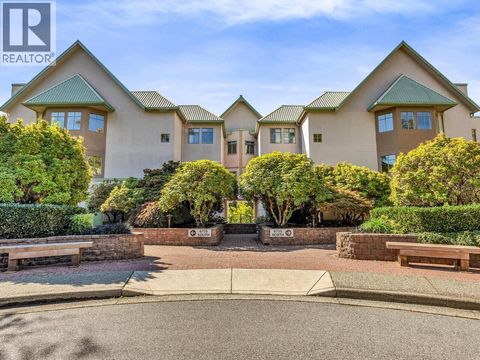 204 6735 STATION HILL COURT Burnaby BC V3N4W5