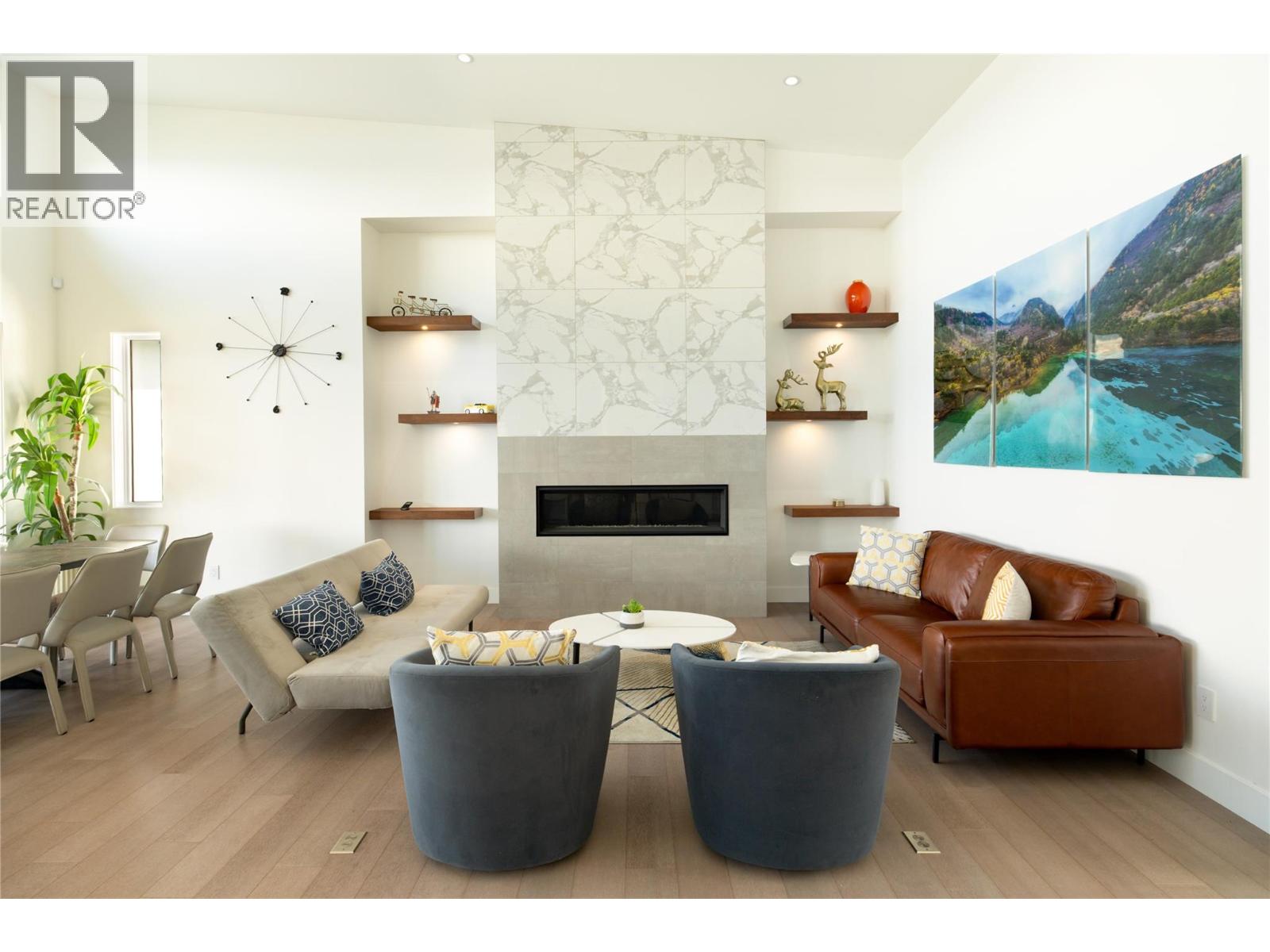 5552 Upper Mission Drive