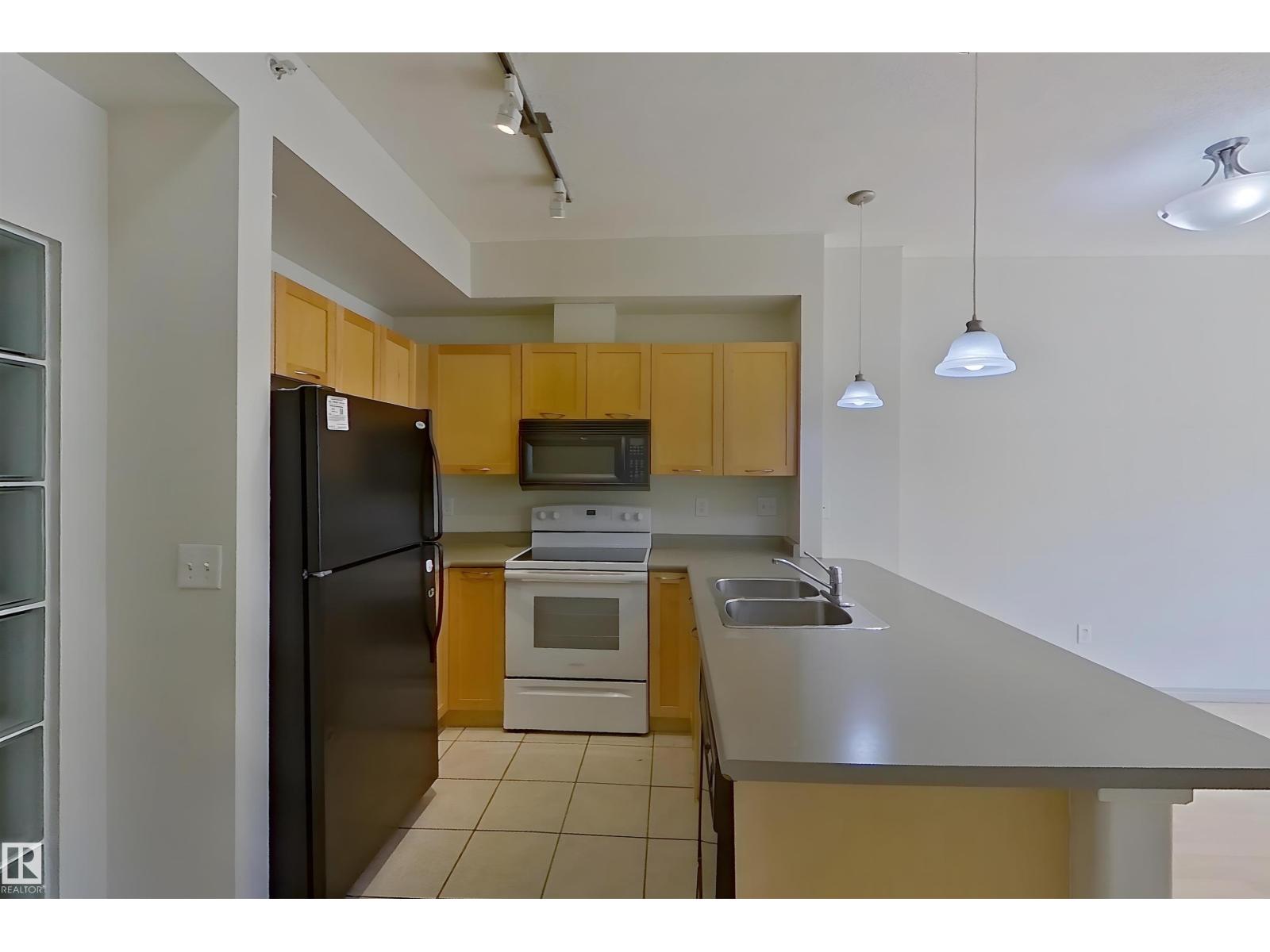 #1-518 4245 139 AV NW