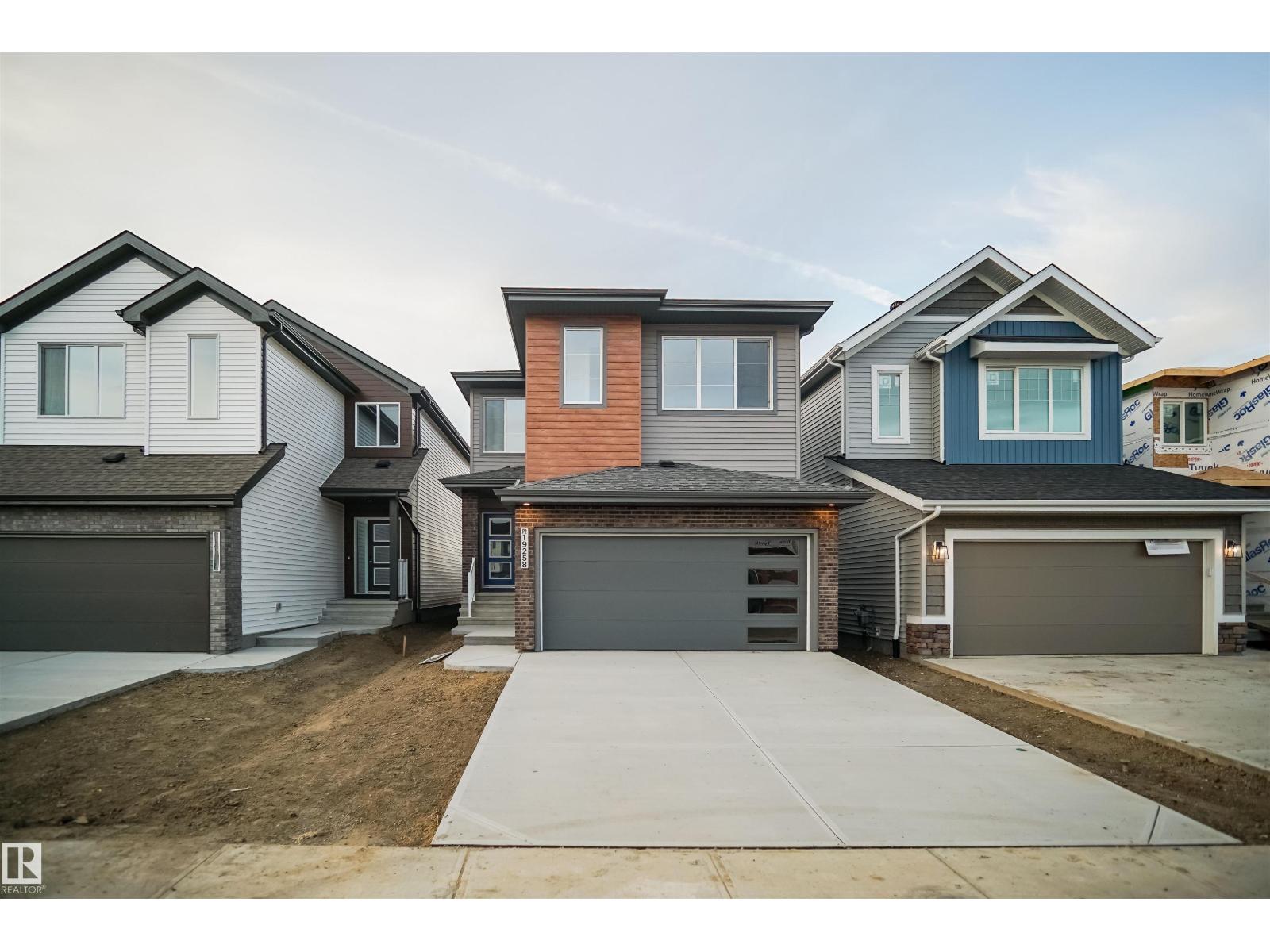 1535 11 AV NW