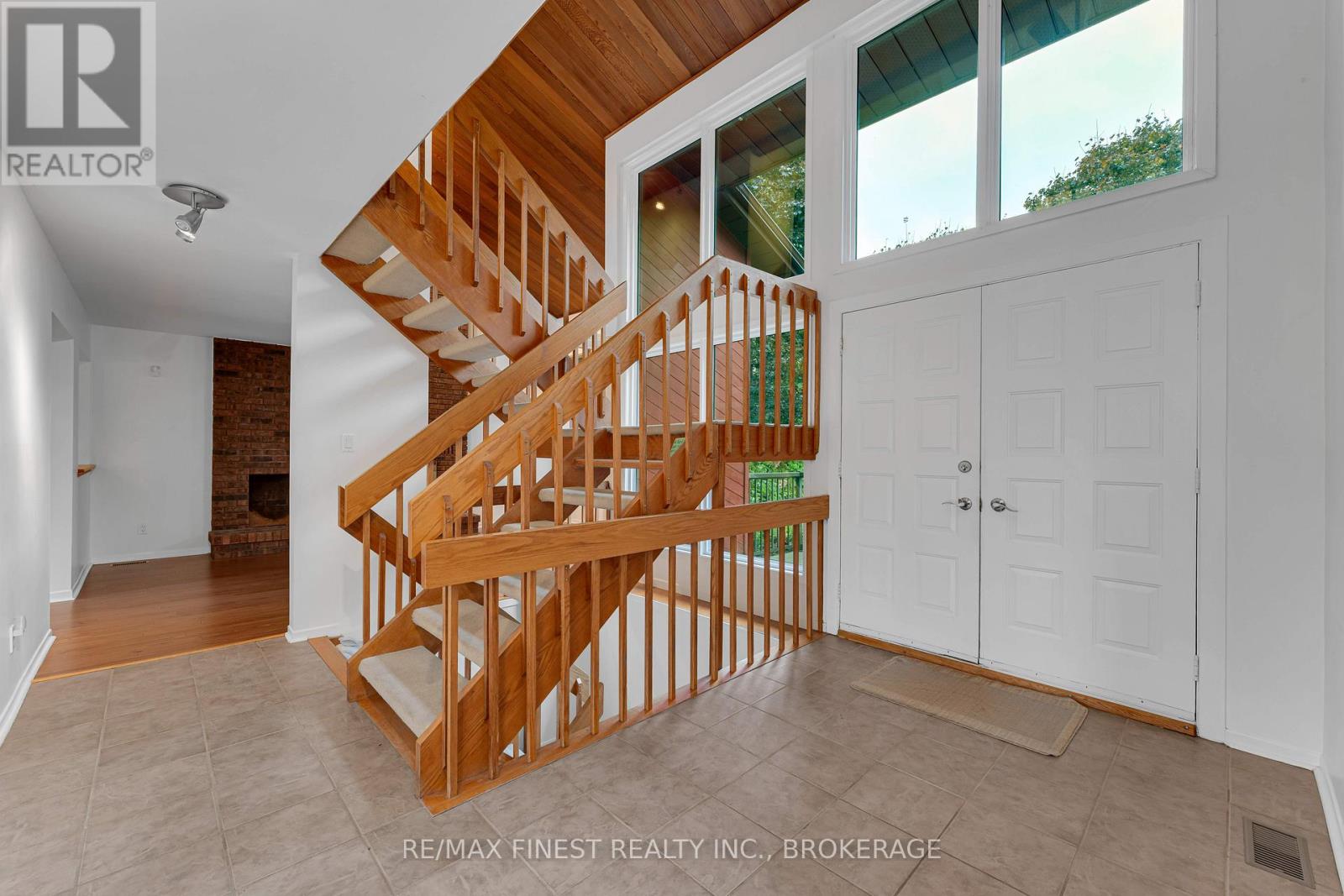 871 SAFARI DRIVE