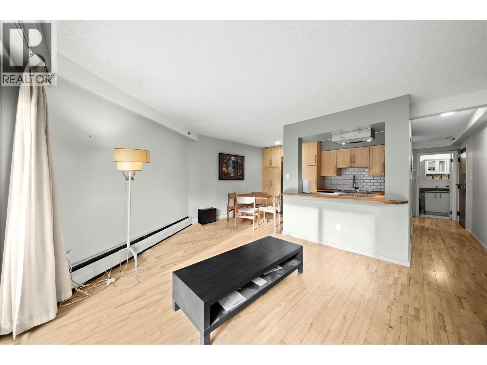 104 1549 KITCHENER STREET