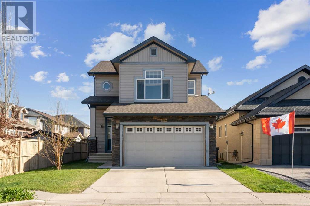 606 Montgomery Close SE