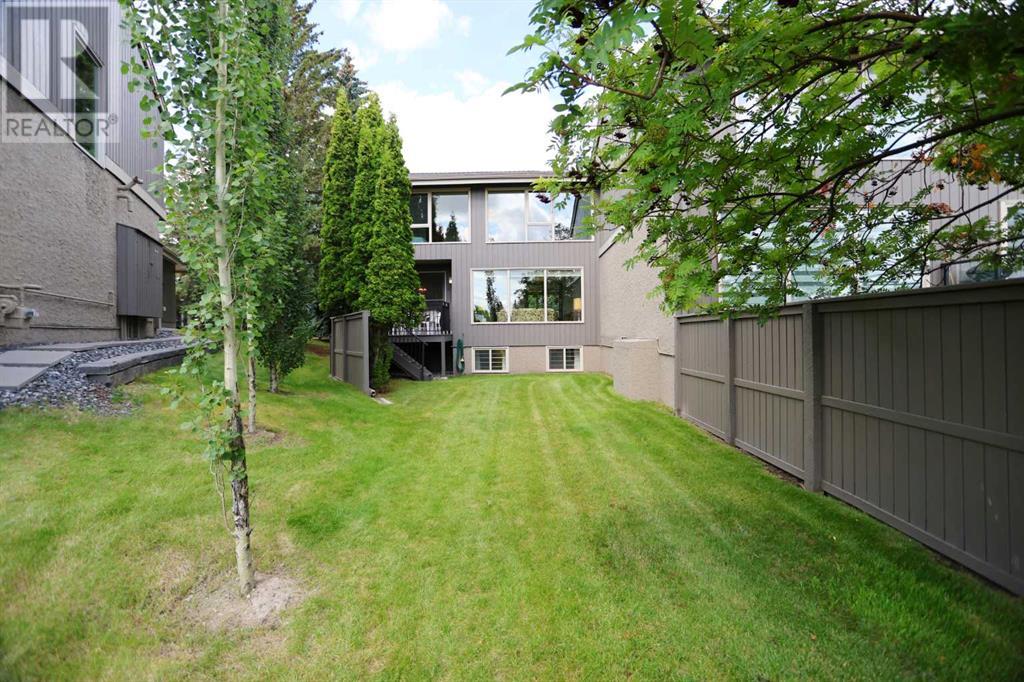 18, 1901 Varsity Estates Drive NW