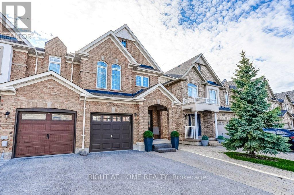 32 CRESTBANK COURT