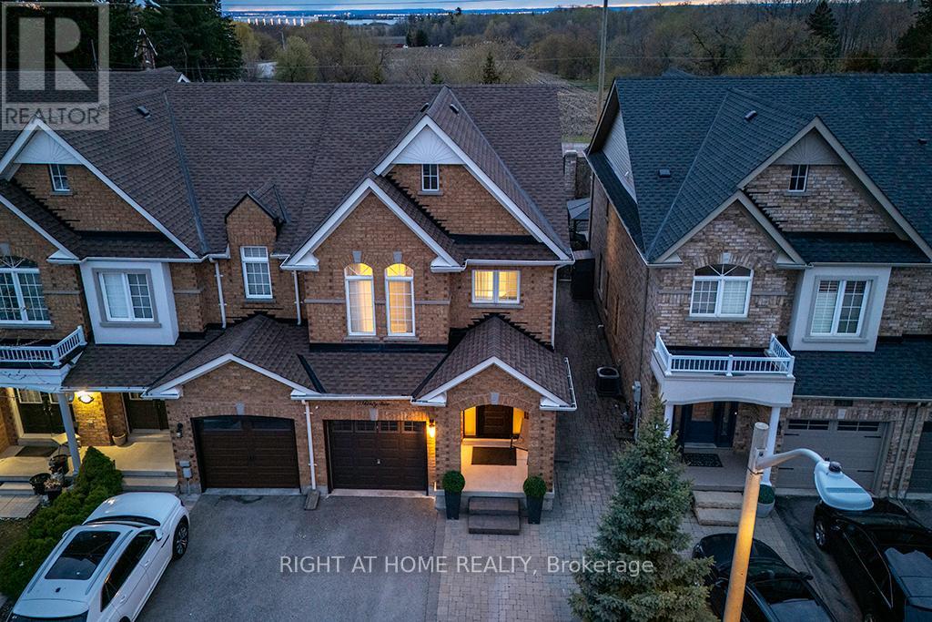 32 CRESTBANK COURT