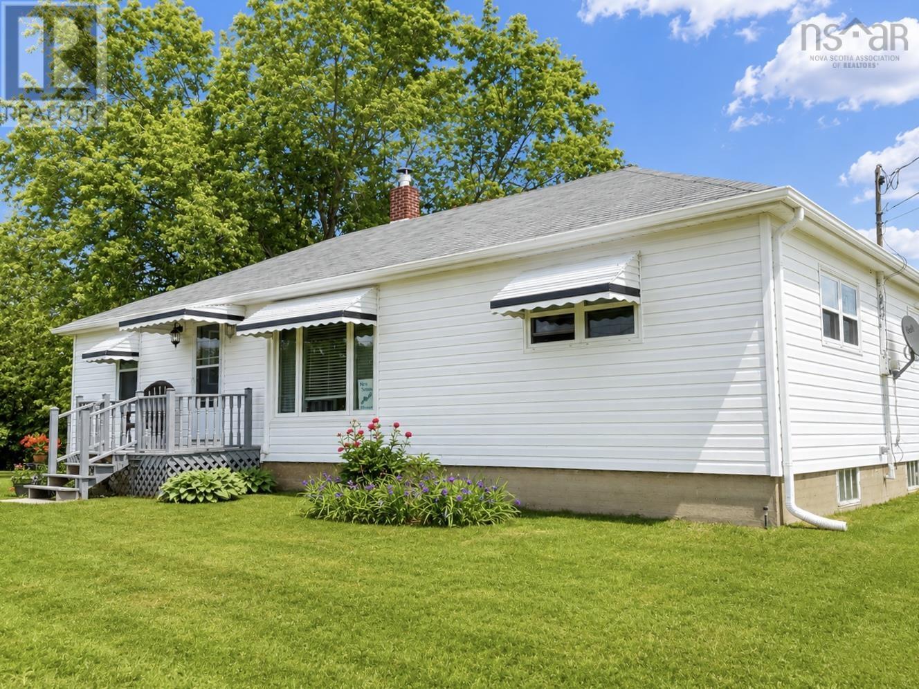 2252 Highway 1 - Photo 3