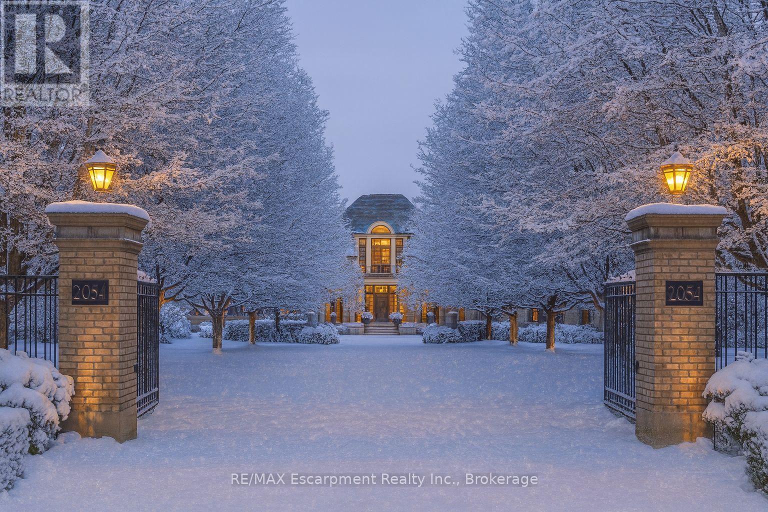 2054 LAKESHORE ROAD E