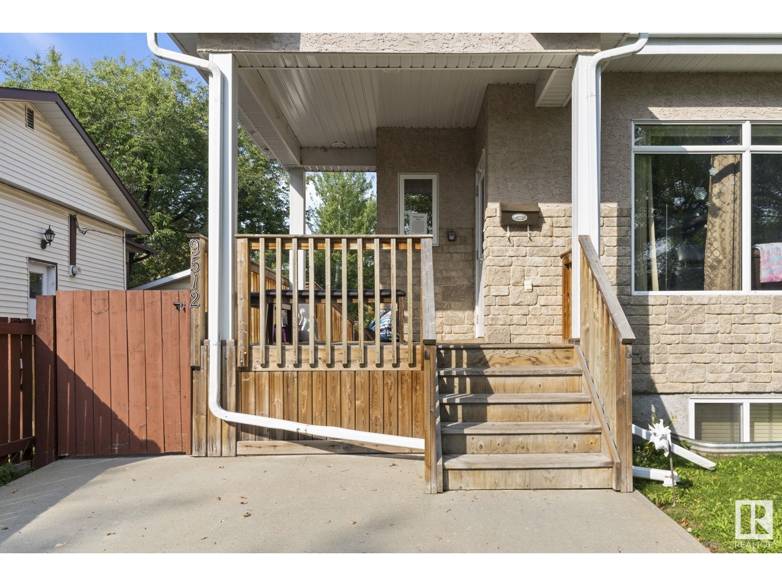 9512 154 ST NW