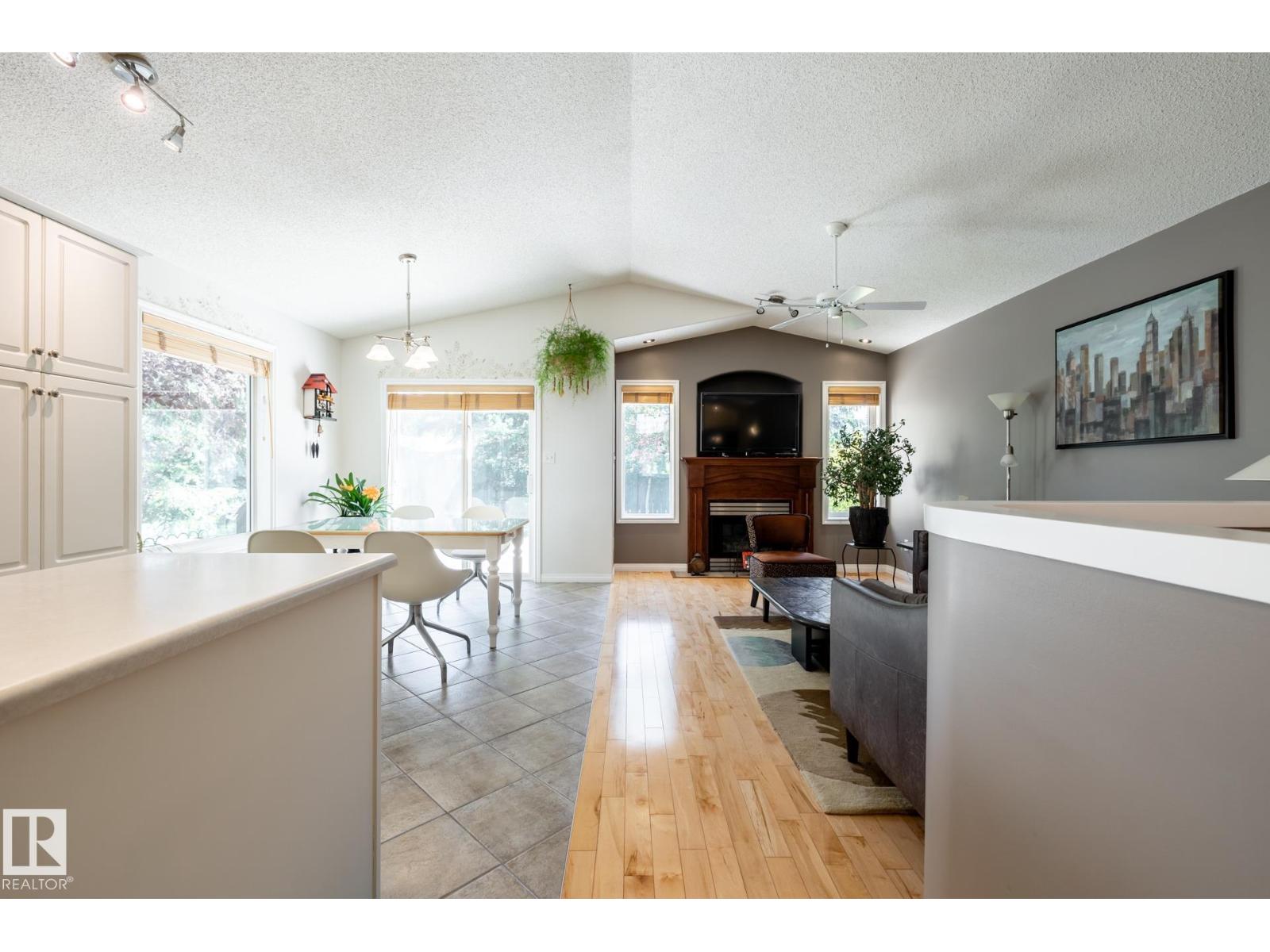 357 BLACKBURN DR E SW