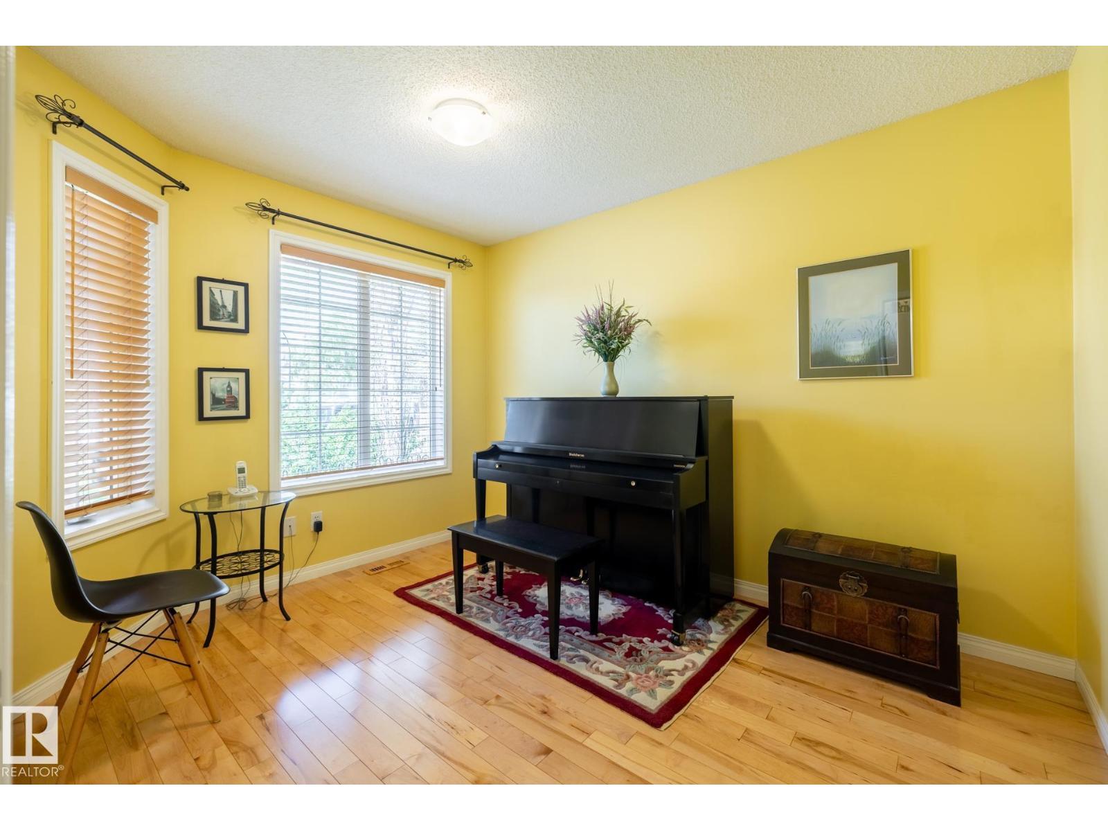 357 BLACKBURN DR E SW