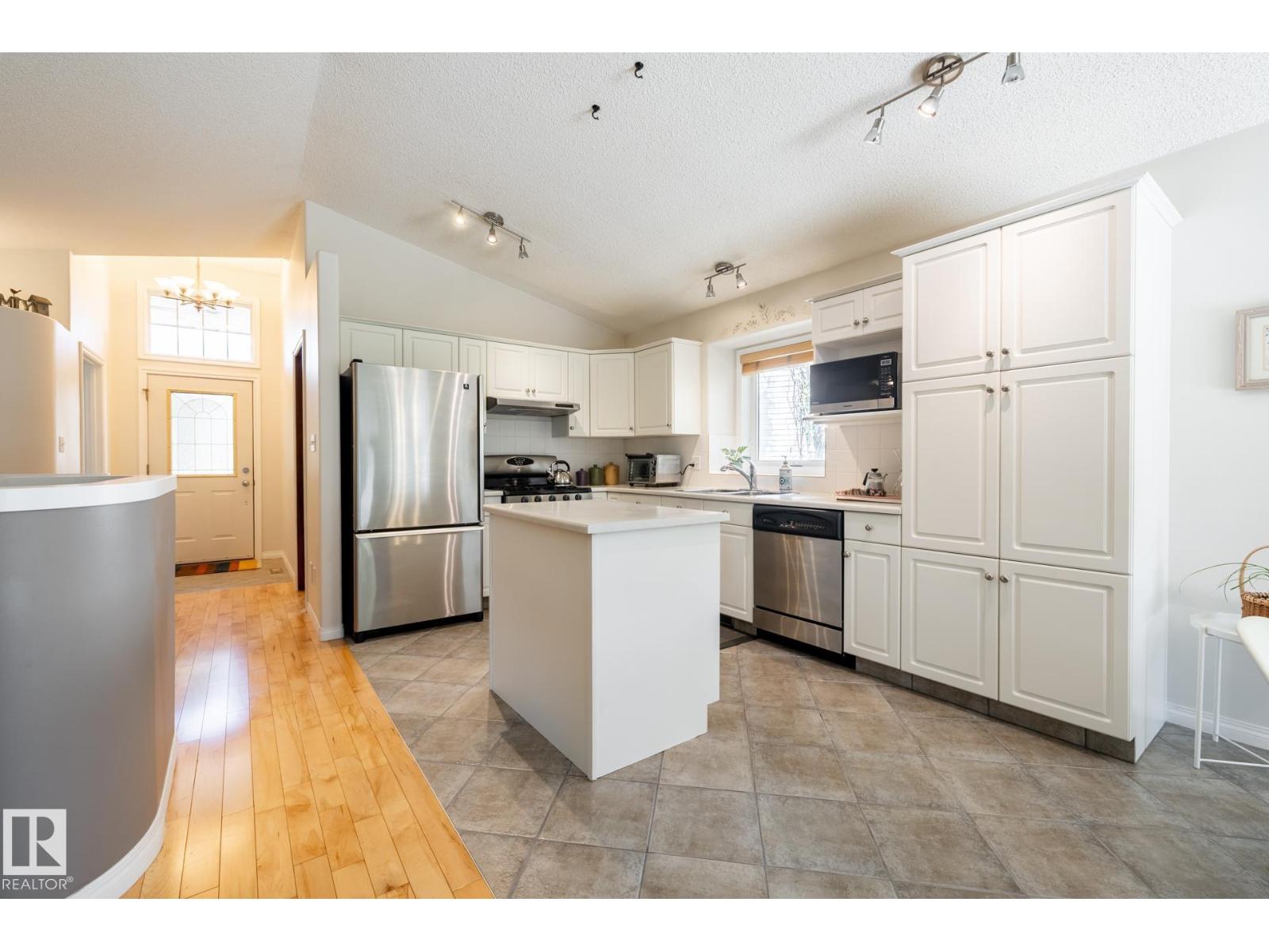 357 BLACKBURN DR E SW