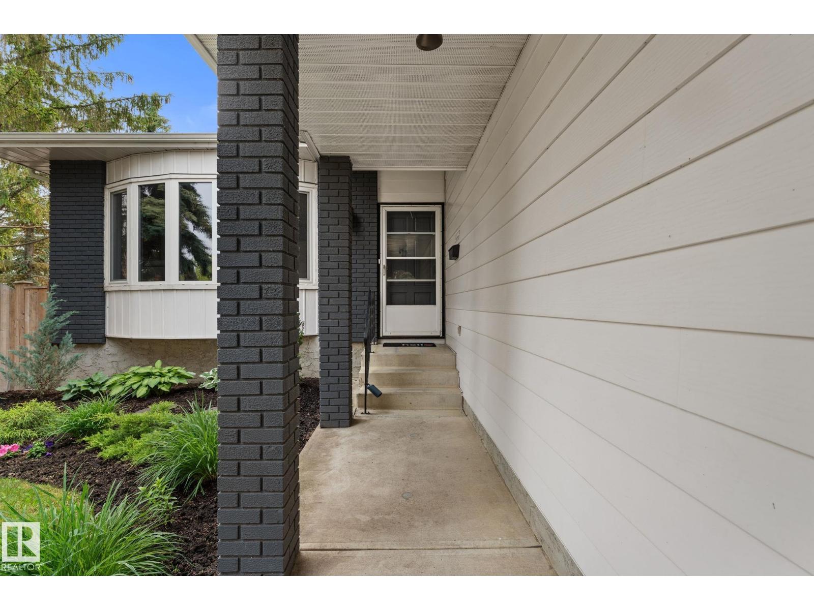2451 115 ST NW