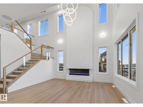 4276 Charles CL SW Edmonton AB T6W1A7