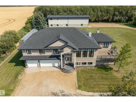 #9B 54231 Range Road 250 Rural Sturgeon County AB T8T0C2