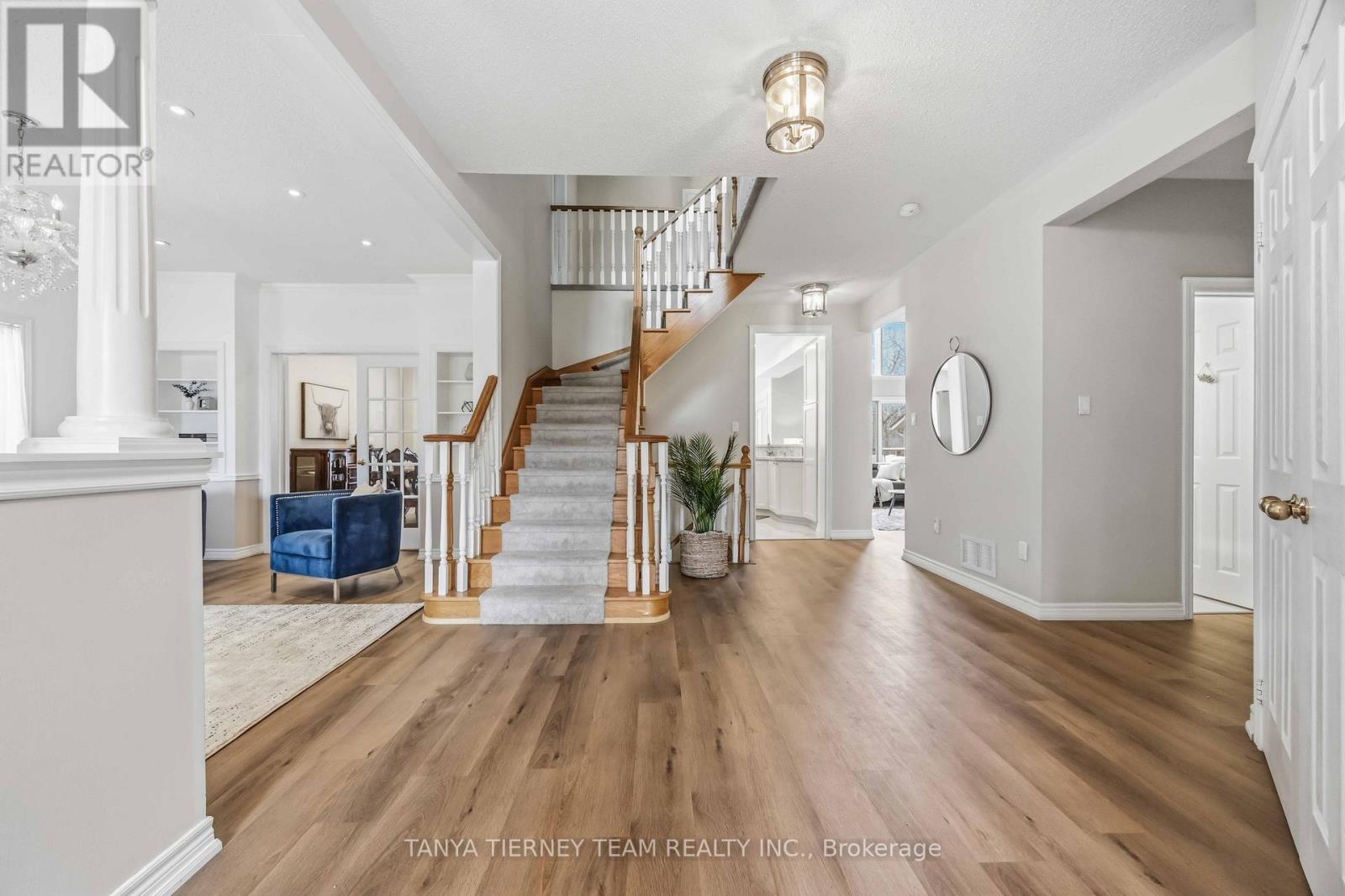 467 OAKWOOD DRIVE
