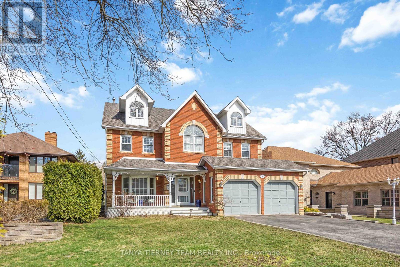 467 OAKWOOD DRIVE